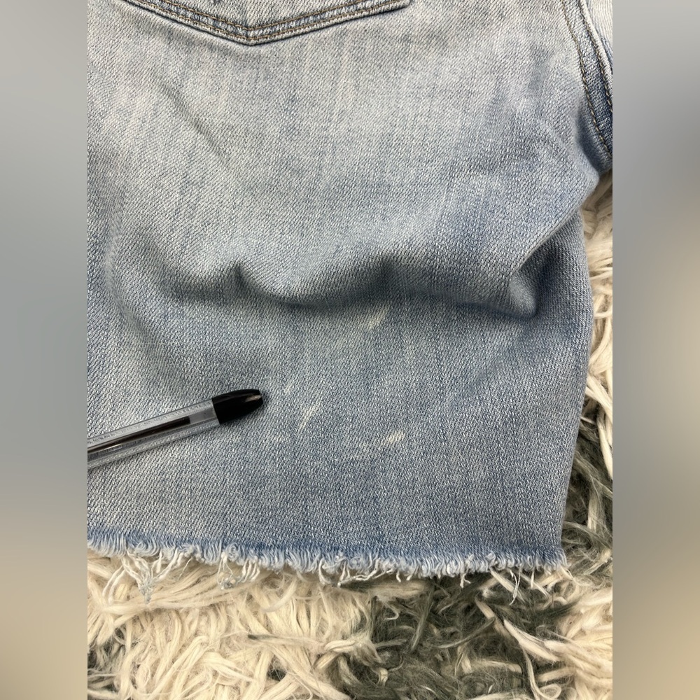 American Eagle Women s Blue Distressed Tomgirl Bermuda Jean Short Size 4 - Picture 9 of 10